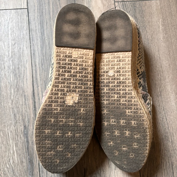 DKNY Sneak Print Leather Espadrilles  Slip On Platform Sandals Open Toe Shoes. - Picture 3 of 3